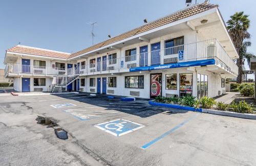 Modesto Hotel | Motel 6 Modesto, CA