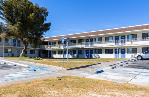 Mojave Hotel | Motel 6-Mojave, CA