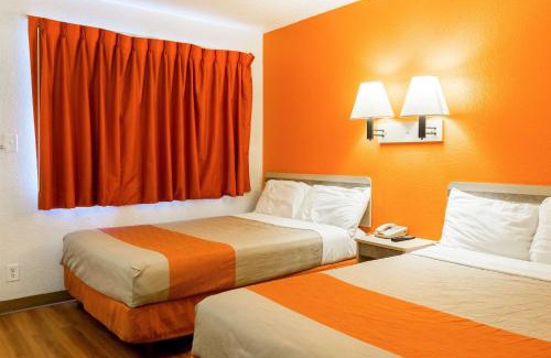 Mojave Hotel | Motel 6-Mojave, CA