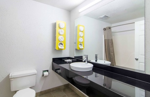 Kreole Hotel | Motel 6 Moss Point, MS