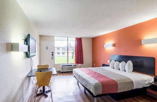 New Brunswick Hotel | Motel 6 New Brunswick