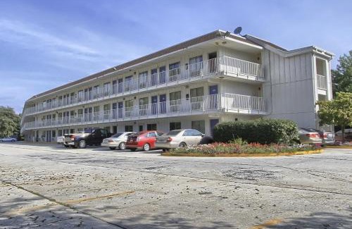 New Cumberland Hotel | Motel 6-New Cumberland, PA - Harrisburg - Hershey South