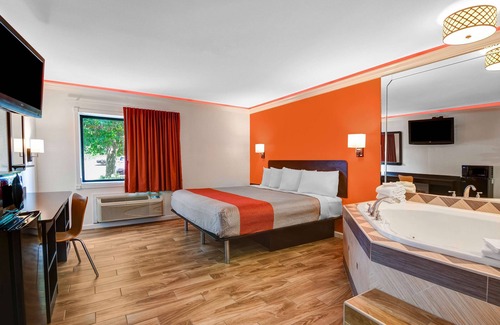 Peachtree Corners Hotel | Motel 6 Norcross, GA