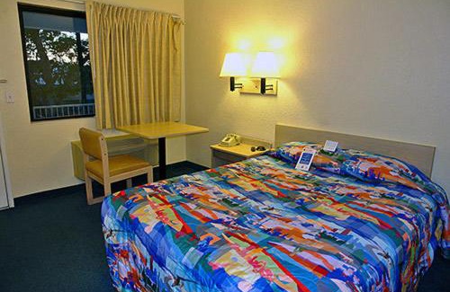 Ontario Hotel | Motel 6 Ontario CA Convention Center Airport