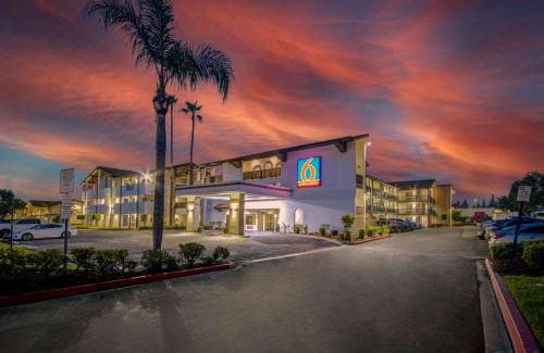 Ontario Hotel | Motel 6 Ontario CA Convention Center Airport