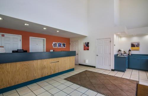 Florida Panhandle Hotel | Motel 6 Pensacola, FL - NAS