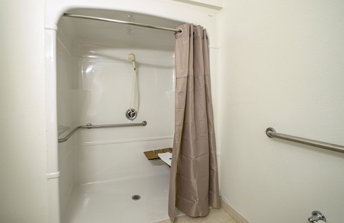 East Columbia Hotel | Motel 6 Portland, OR - I-5