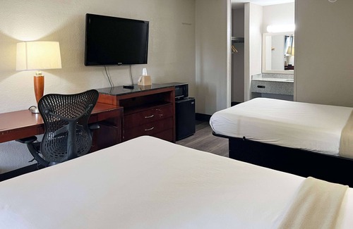 Southwest Raleigh Hotel | Motel 6 Raleigh, NC – Downtown South