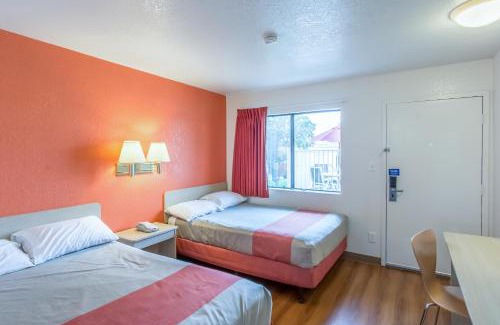 Redding Hotel | Motel 6-Redding, CA - North