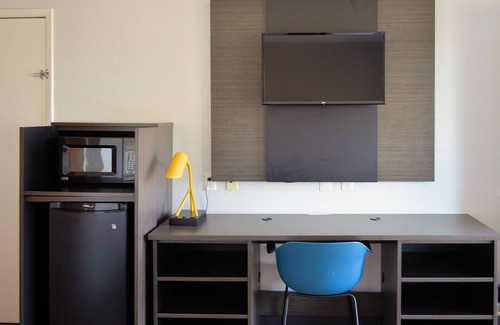 Northeast Reno Hotel | Motel 6 Reno, NV - Livestock Events Center