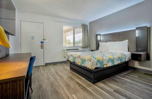 South Richland Hotel | Motel 6-Richland, WA - Kennewick