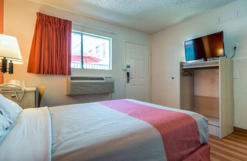 Rowland Heights Hotel | Motel 6-Rowland Heights, CA - Los Angeles - Pomona