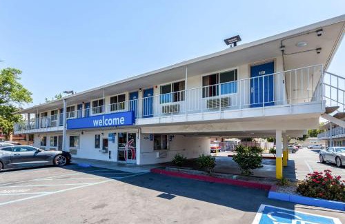 Central Sacramento Hotel | Motel 6 Sacramento, Ca - Downtown