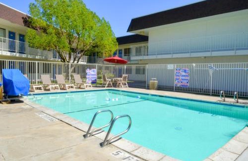 Santa Nella Hotel | Motel 6-Santa Nella, CA - Los Banos - Interstate 5