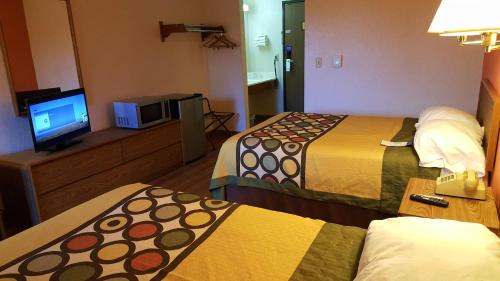 Saukville Hotel | Motel 6-Saukville, WI