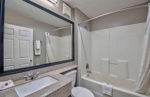 Stafford Hotel | Motel 6 Stafford, TX – SW Houston - Sugarland