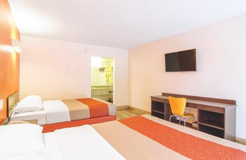 Starke Hotel | Motel 6-Starke, FL