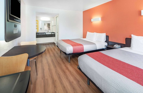 Thousand Oaks Hotel | Motel 6 Thousand Oaks, CA