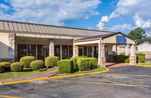 Warner Robins Hotel | Motel 6-Warner Robins, GA