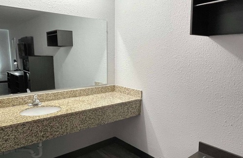 West Columbia Hotel | Motel 6 West Columbia, SC - Airport