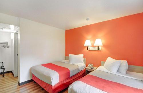 Wichita Hotel | Motel 6-Wichita, KS - AIRPORT