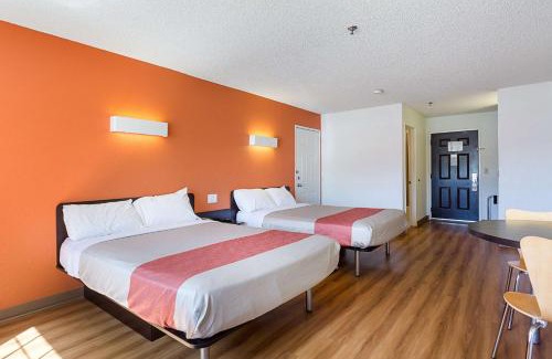 Williams Hotel | Motel 6-Williams, AZ - West - Grand Canyon