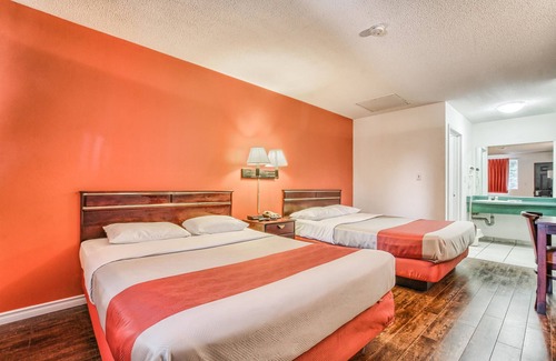 Windsor Hotel | Motel 6 Windsor, ON
