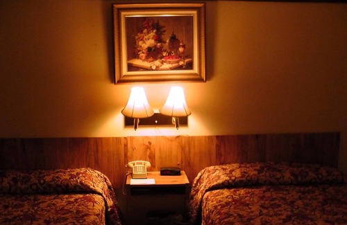 Hixton Hotel | Motel 95 and Campground