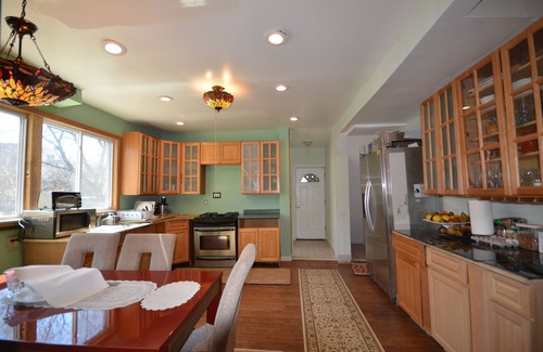 Newark House | Motel House