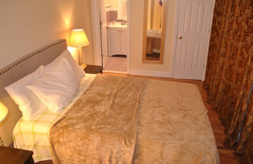 Newark House | Motel House