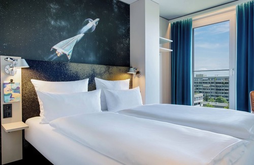 Obere Au Hotel | Motel One Munich - Deutsches Museum