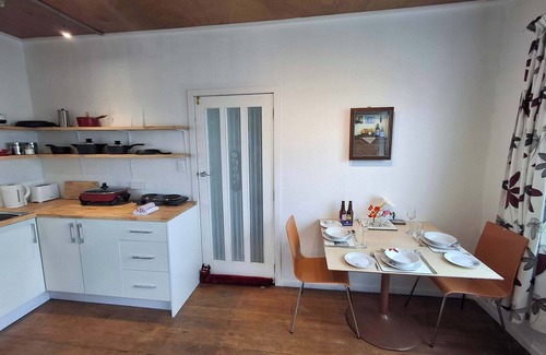 Collingwood Apartment | Motel style Unit in the Heart of Collingwood
