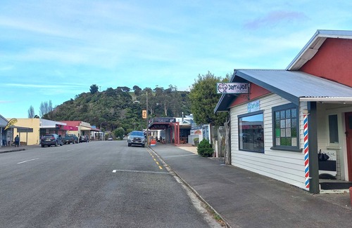 Collingwood Apartment | Motel style Unit in the Heart of Collingwood