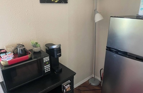 Sunrise Terrace Apartment | Mother Road Manor at the Fairgrounds Studio