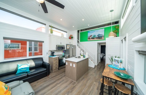 Parker Strip House | Motorboat Inn, Deluxe River Views, Roadrunner Resort
