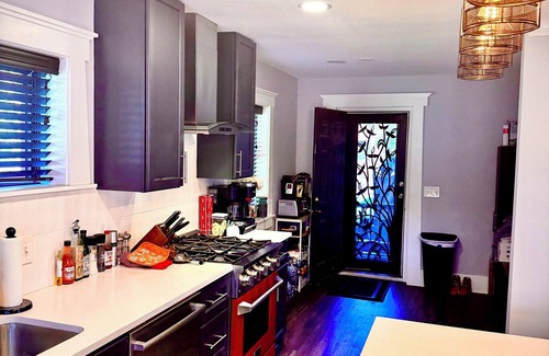 New Center Detroit House | Motown City Craftsmen Close to Everything!