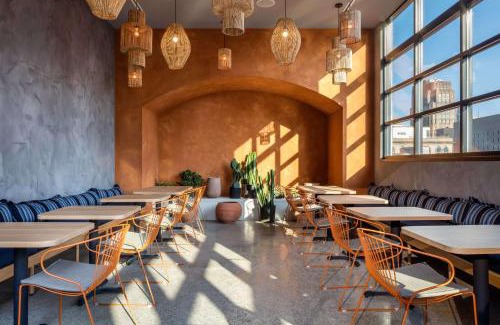 Center City West Hotel | Motto by Hilton Philadelphia Rittenhouse Square