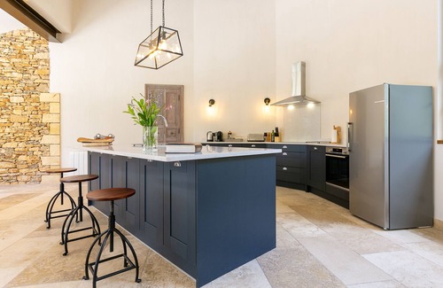 Fleurac House | Moulin du Peuch - Sleeps 8, with large gardens and tennis courts