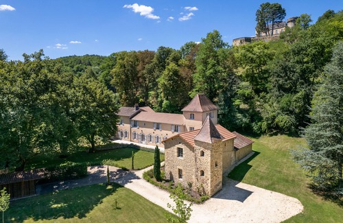 Fleurac House | Moulin du Peuch - Sleeps 8, with large gardens and tennis courts