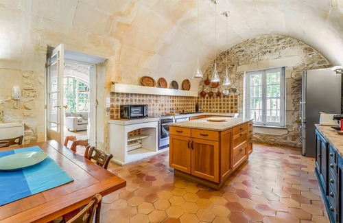 Fontvieille Villa | Moulin Pissarro - Six Bedroom Villa, Sleeps 14
