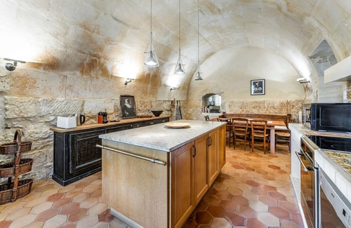 Fontvieille Villa | Moulin Pissarro - Six Bedroom Villa, Sleeps 14