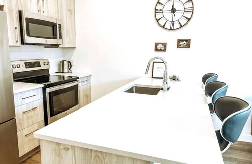 Golden Condo | Mount 7 View - Downtown Condo