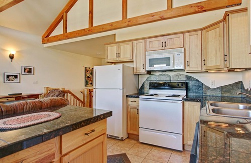Estes Park Condo | Mount Acoma 38 - 2 Br Condo with Marys Lake and Mountain Views
