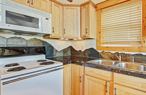 Estes Park Condo | Mount Acoma 38 - 2 Br Condo with Marys Lake and Mountain Views