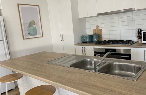 Grovedale House | Mount Duneed - Geelong, Surf Coast & Great Ocean Road (Motion Place)