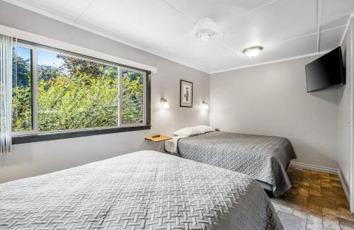 Quilcene House | Mount Ellinor, Room 11 at Mount Walker Inn