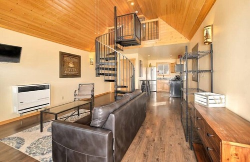 Soldotna Ski Chalet | Mount Iliamna Cabinn