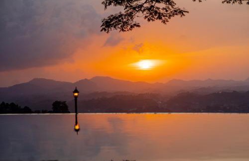 Kandy Hotel | Mount Randholee Resorts & Spa
