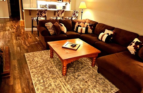 West Dover House | Mount Snow Mountain Views - Spacious and Clean 4 Bedrooms 3 Baths Condo