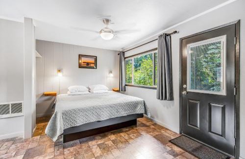 Quilcene House | Mount Walker Lodge at Mount Walker Inn